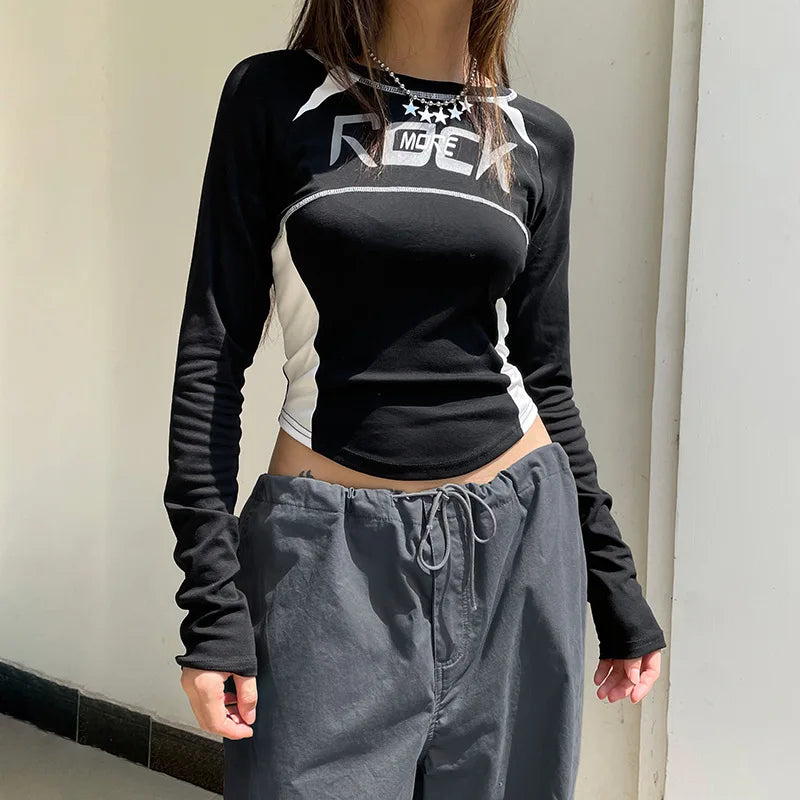 Cropped Letter Print - Estilo Y2K