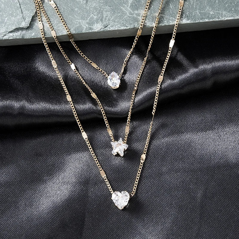 Colar Feminino de Zircônia – Multicamadas e Choker com Pingente Brilhante