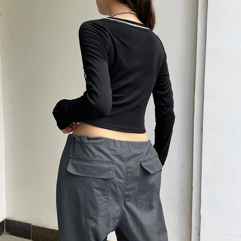 Cropped Letter Print - Estilo Y2K