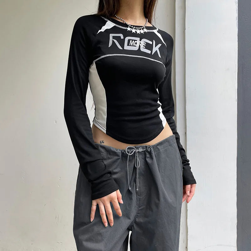 Cropped Letter Print - Estilo Y2K