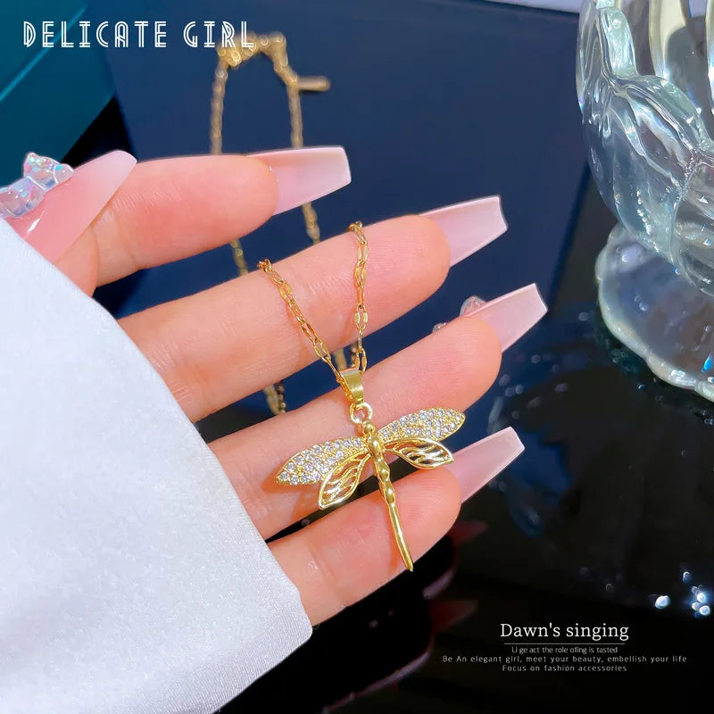 Colar Feminino Dragonfly – Pingente de Libélula em Aço Inoxidável