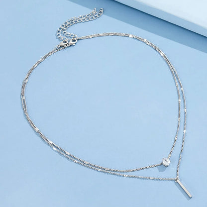 Colar Feminino de Zircônia – Multicamadas e Choker com Pingente Brilhante