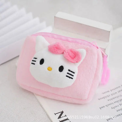 Bolsa de Moedas Hello Kitty – Pelúcia Rosa com Chaveiro