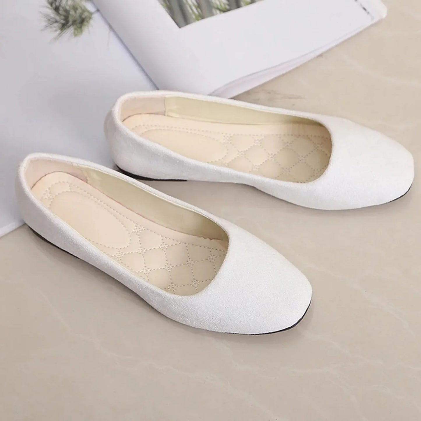 Sapato Feminino Suede Square – Elegância e Conforto