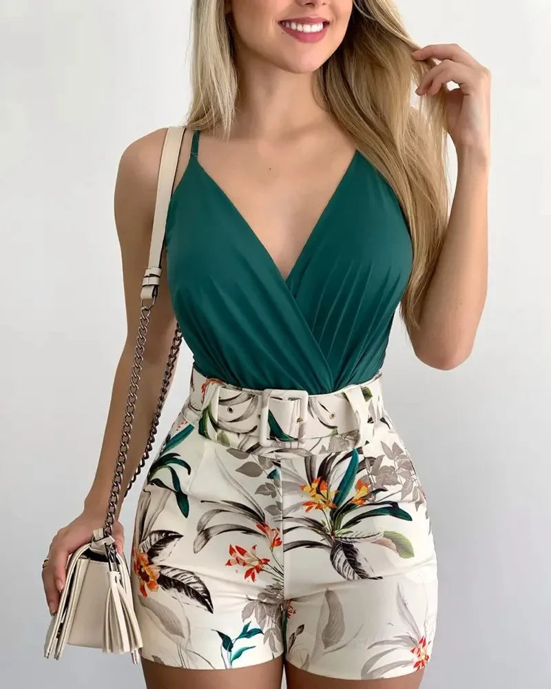 Conjunto Feminino de Verão para Praia com Top e Shorts Estampados