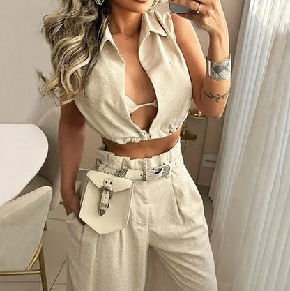 Conjunto Feminino Monocromático de Calça Curta e Blusa Sem Mangas