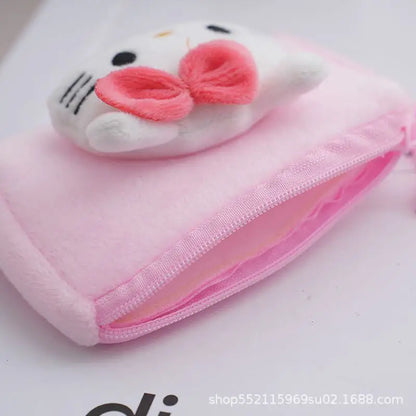 Bolsa de Moedas Hello Kitty – Pelúcia Rosa com Chaveiro