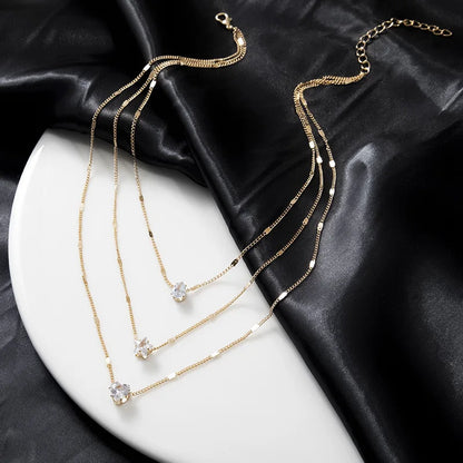 Colar Feminino de Zircônia – Multicamadas e Choker com Pingente Brilhante