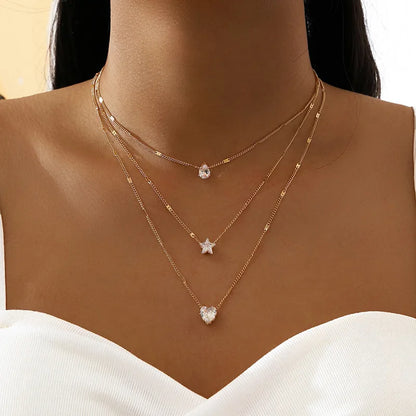 Colar Feminino de Zircônia – Multicamadas e Choker com Pingente Brilhante