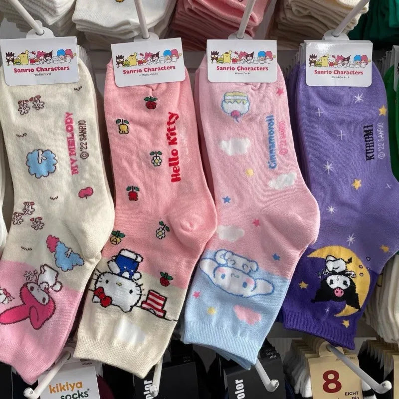 Meia Longa Hello Kitty – Estilo e Conforto